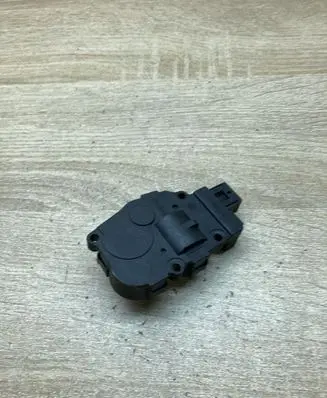 Audi A4 S4 B8 8K Air flap motor/actuator K9749005 EFB330 19072008