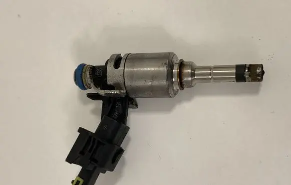 KIA Sportage Fuel injector 353102B110 0261500100