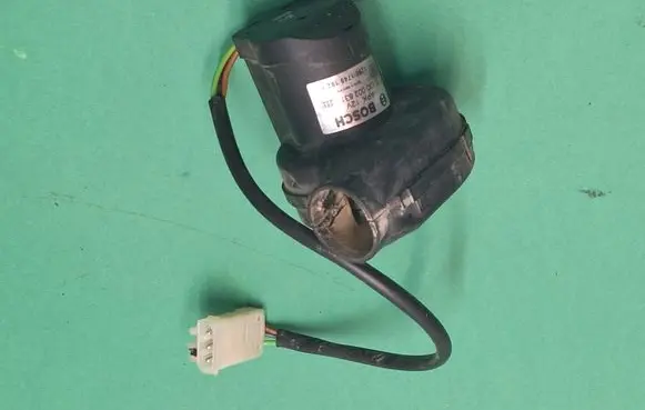BMW 5 E39 Engine control unit/module fan 0130002831 129017451829