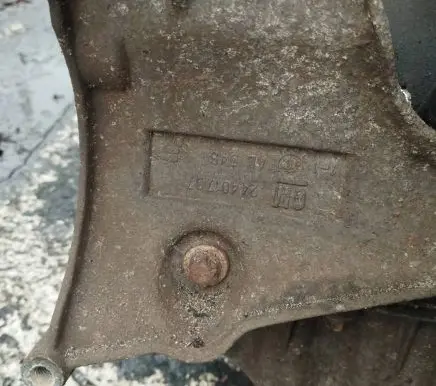 Opel Vectra C Engine mounting bracket 24401797
