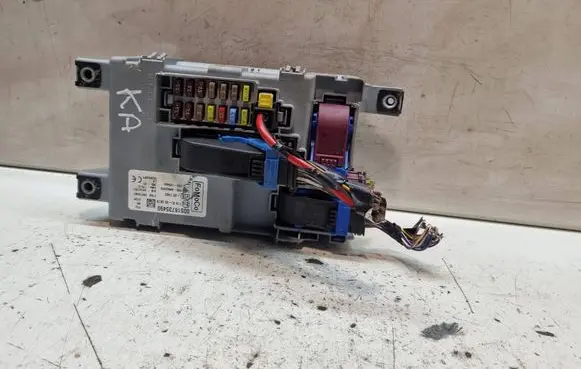 Ford Ka Fuse module 00518735490 28279482 24141757