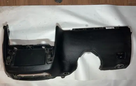 Dashboard lower bottom trim panel