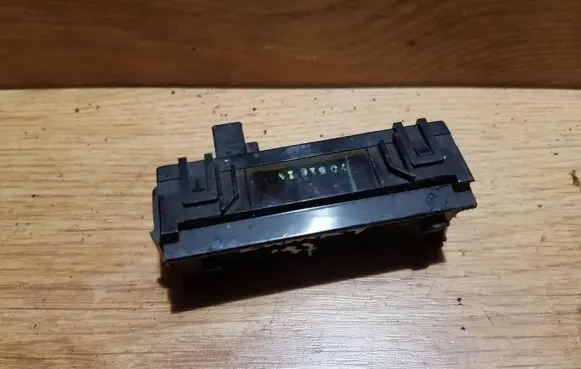 Toyota Camry Screen/display/small screen 8391033030