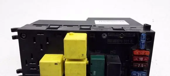 Mercedes-Benz C W202 Fuse module A0225455332