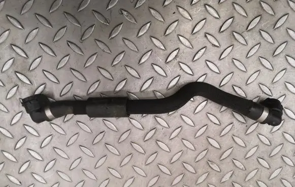 BMW 5 G30 G31 Engine coolant pipe/hose 8571595