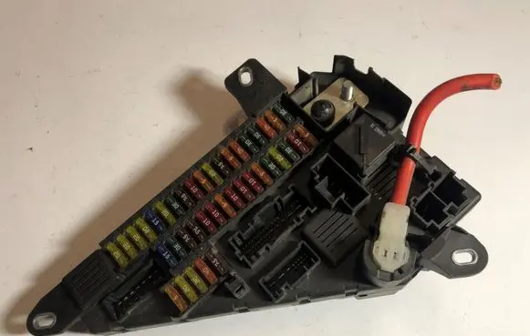 BMW 5 E60 E61 Fuse module 690661805 518956040