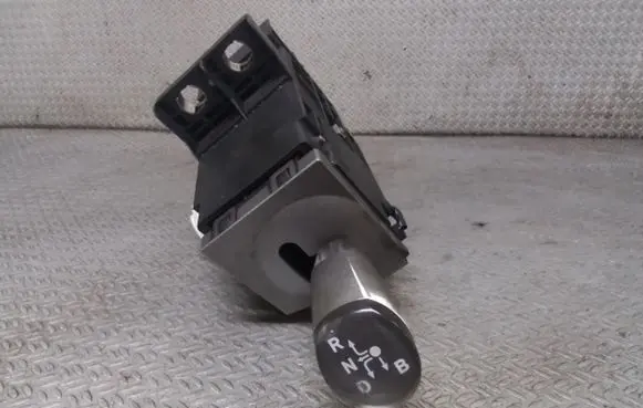 Toyota Prius (XW20) Gear shifter/selector 8945147030