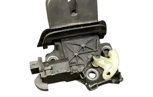 Audi A4 S4 B7 8E 8H Tailgate/trunk/boot lock/catch/latch 8P4827505C