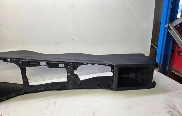 Audi Q3 F3 Center console 83B863241