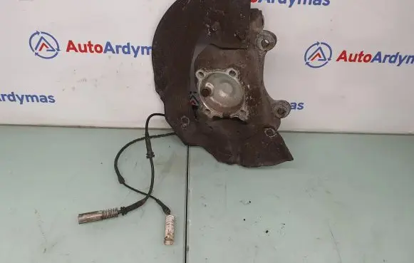 BMW 7 E65 E66 Front wheel hub spindle knuckle 6753461 31216753461