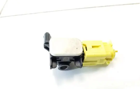 Nissan Leaf I (ZE0) Airbag deployment crash/impact sensor 988301EA0A