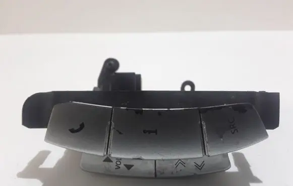 Steering wheel buttons/switches
