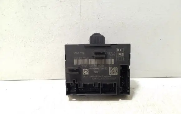 Volkswagen Tiguan Door control unit/module 5Q0959593E