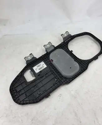 Mercedes-Benz ML W164 Aerial antenna amplifier A2518202275 28024813 06T290