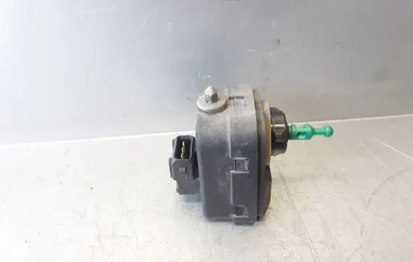 Volvo V70 Headlight level adjustment motor 