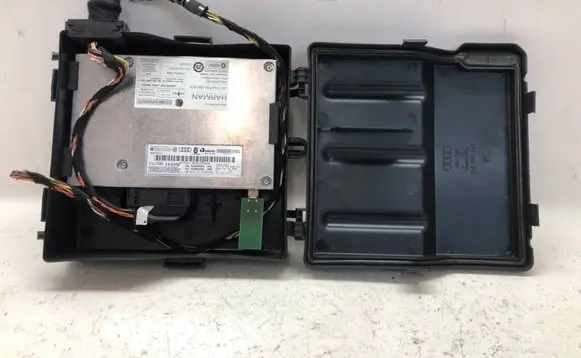 Audi A4 S4 B8 8K Bluetooth control unit module 8T0862335E 8T0862335F 0D5615966