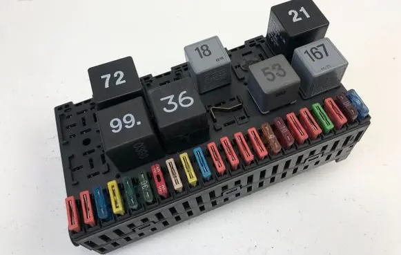 Volkswagen Sharan Fuse module 7M0937025D 357937039