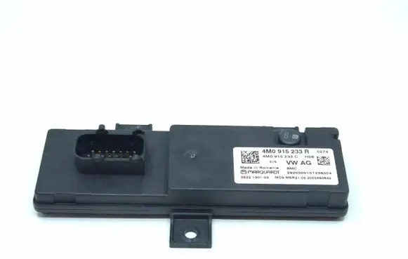 Audi Q7 4M Battery control module 4M0915233C 4M0915233B 3522130102