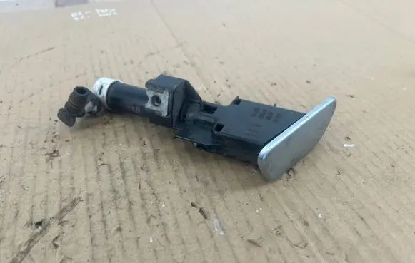 Subaru Forester SJ Headlight washer spray nozzle 60104