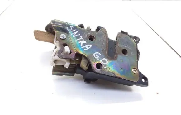 Opel Sintra Rear door lock 83211