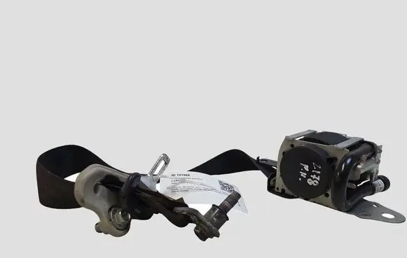 Nissan Juke I F15 Front seatbelt 6167590A