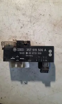 Volkswagen Golf IV Coolant fan relay 357919506A 898719000