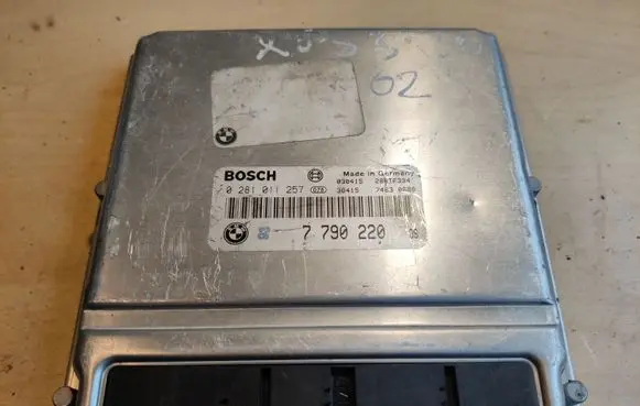 BMW X5 E53 Engine control unit/module 7790220 0281011257