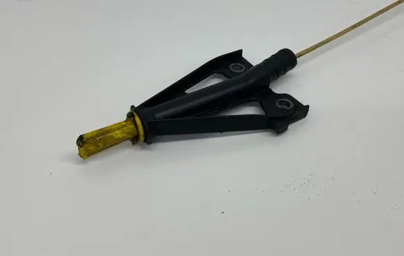 Nissan Qashqai Oil level dip stick 8200392176 PA64307GF