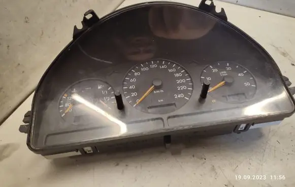 Mercedes-Benz ML W163 Speedometer (instrument cluster) A1635405811