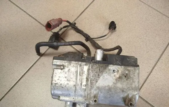 Audi A8 S8 D4 4H Auxiliary pre-heater (Webasto) 4H0265105A 4H0265081E
