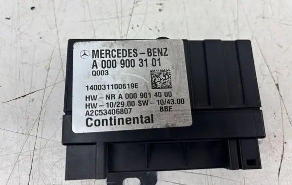 Mercedes-Benz E AMG W212 Fuel injection pump control unit/module A0009003101