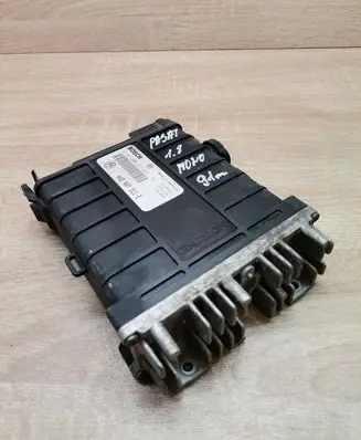 Volkswagen Golf III Engine control unit/module ECU 443907311E 0261200277