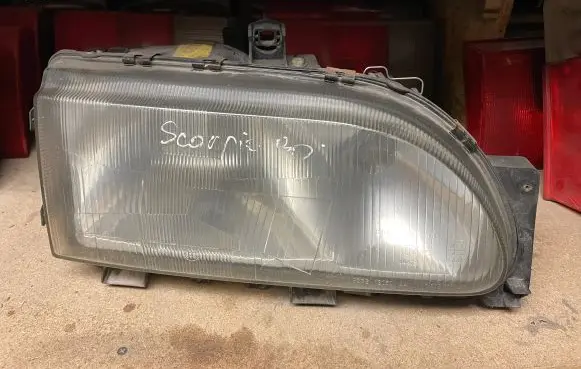 Ford Scorpio Headlight/headlamp 1305235177