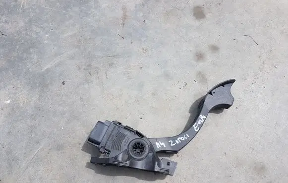 Ford Mondeo MK IV Accelerator throttle pedal