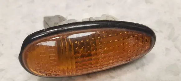 Mitsubishi Pajero Sport I Front fender indicator light 6R0190093 1132213