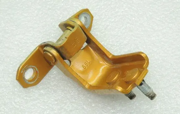 Suzuki Vitara (LY) Rear door lower hinge 6944068LA0