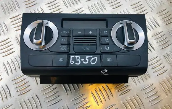 Audi A3 S3 8P Climate control unit 8P0820043
