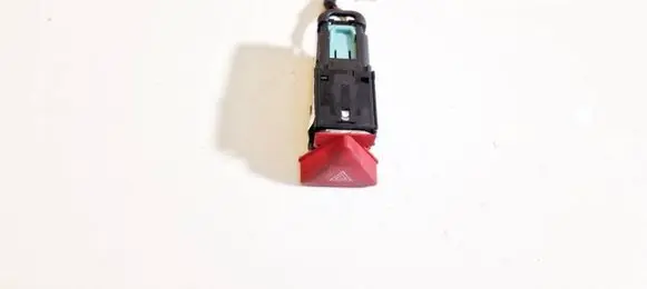Volkswagen Golf V Hazard light switch