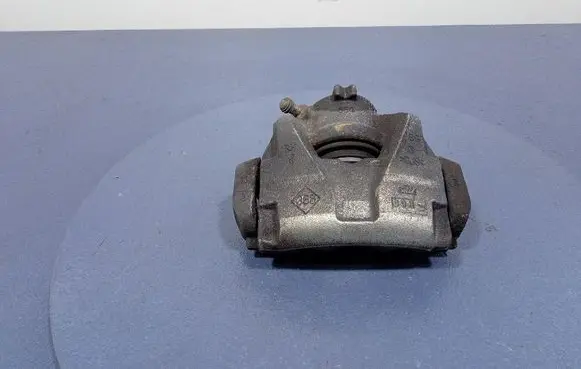 Renault Captur Front brake caliper 