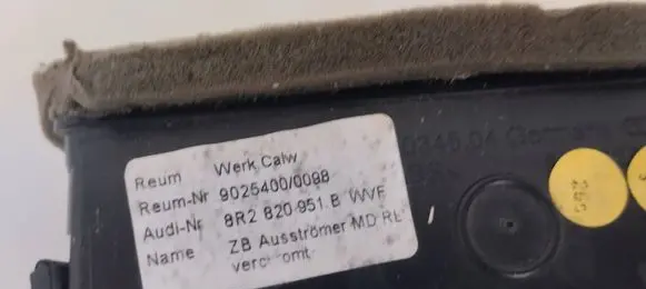 Rear air vent grill