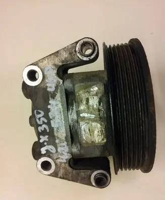 Jaguar XJ X350 Power steering pump 2W933A696AC