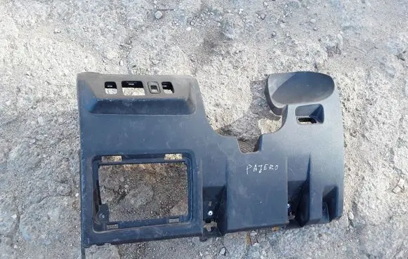 Mitsubishi Pajero Radio/GPS head unit trim 8002A220