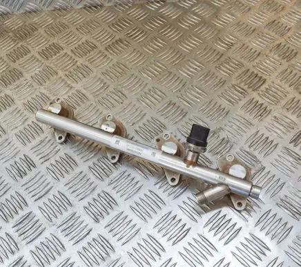 Mercedes-Benz C W205 Fuel main line pipe