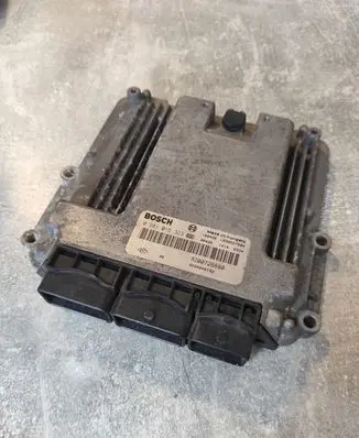 Renault Laguna II Engine control unit/module 0281015323 8200726880
