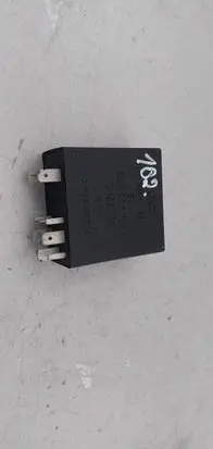 Audi A4 S4 B5 8D Other relay 8D0907701A D15502
