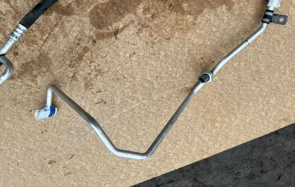Renault Zoe Air conditioning (A/C) pipe/hose 924489058R
