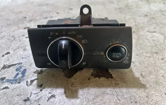 Mercedes-Benz E W211 Light switch 2115450104 04056000