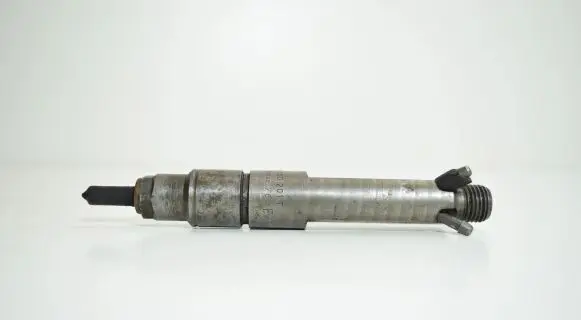 Audi A4 S4 B5 8D Fuel injector 028130201T