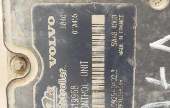 Volvo XC70 ABS Pump 8619968 5WK84000 10092504023
