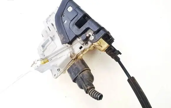 Audi Q7 4L Front door lock cz301837016a